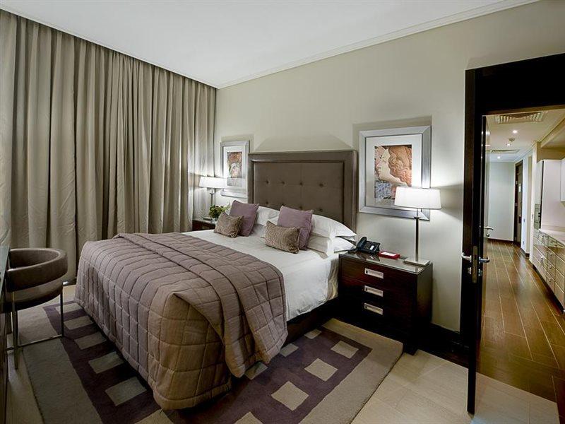 The George Hotel 라고스 외부 사진